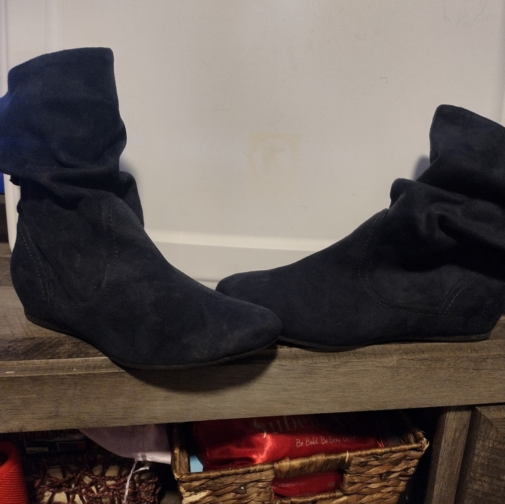 Navy blue scrunch boot flat sole